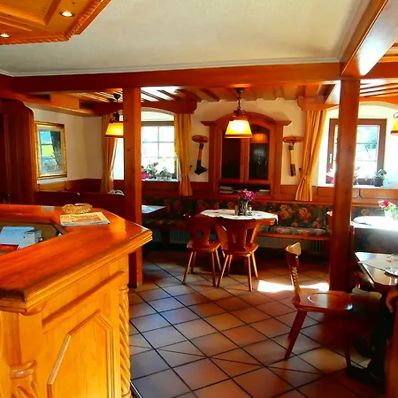 Zum Loewen Penzion 3*